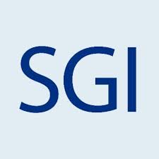 baner sgi granatowe litery na białym tle