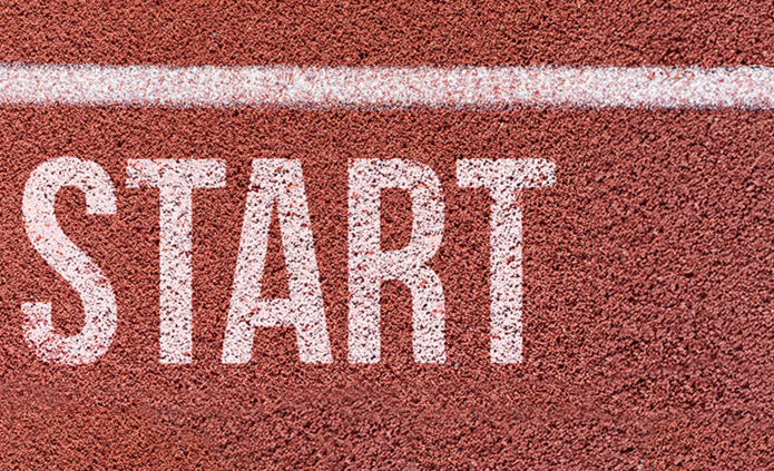 Bieżnia z napisem "START"