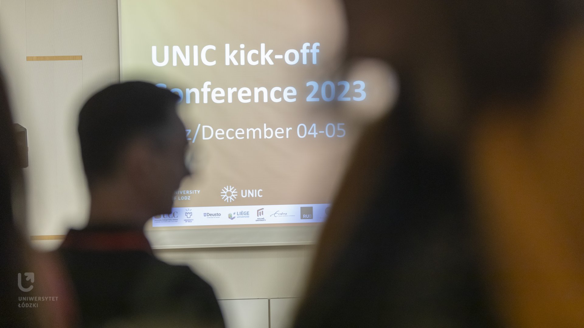 widok na prezentację UNIC Kick off