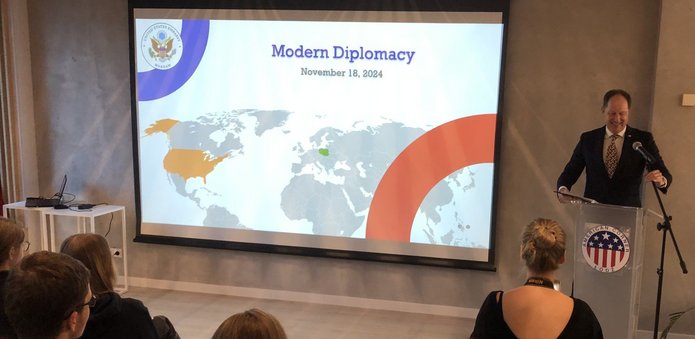 US Ambassador's visit to the American Corner of the University of Lodz