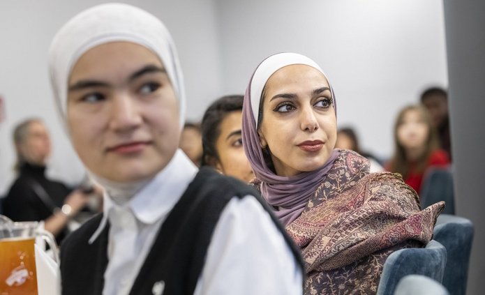 Osoby studiujące z zagranicy, które wzięły udział w obiadach świątecznych UŁ