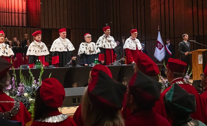 Rektorzy łódzkich uczelni podczas uroczystej inauguracji roku akademickiego