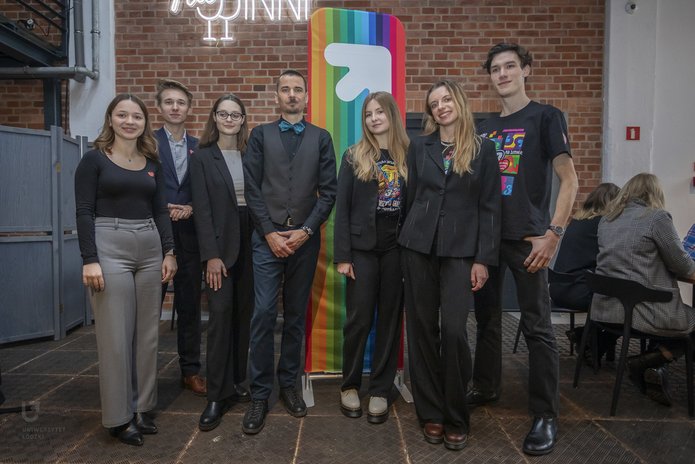 prorektor Krzysztof Pabis ze sztabami WOŚP UŁ