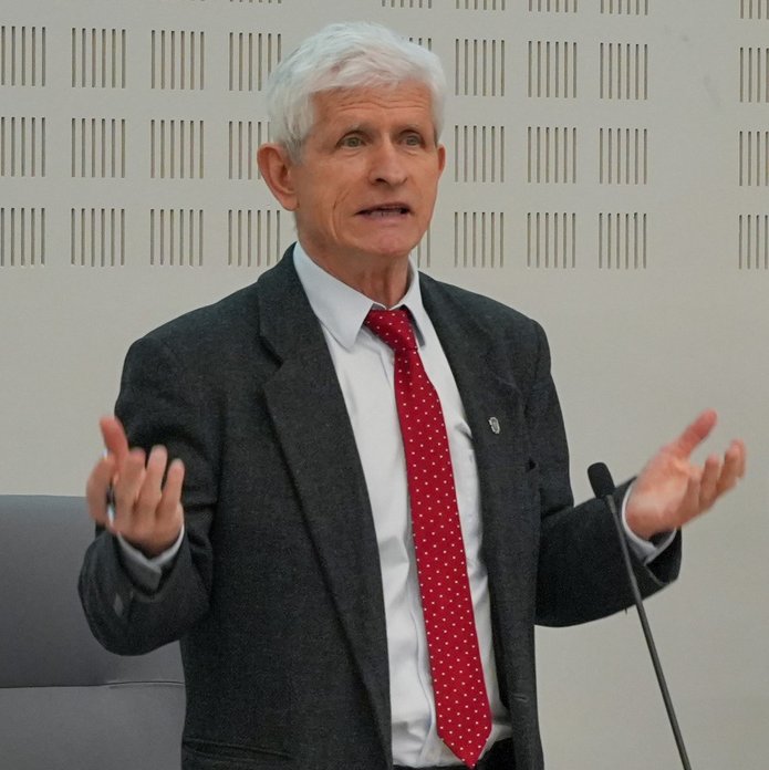 Prof. Roman Kuźniar