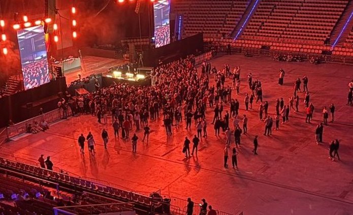 Osoby uczestniczące w wydarzeniu w Atlas Arenie w Łodzi