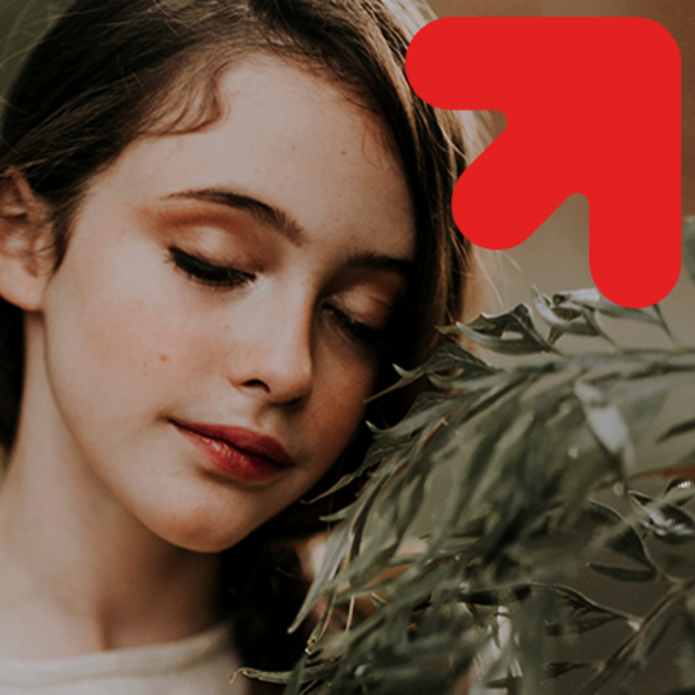 Plakat z długowłosą dziewczyną