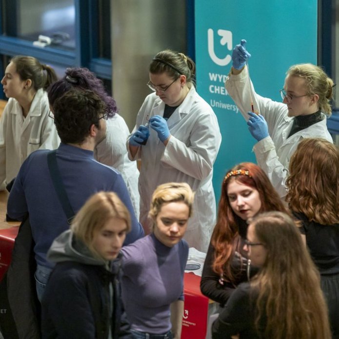 Studenci w Bibliotece UŁ