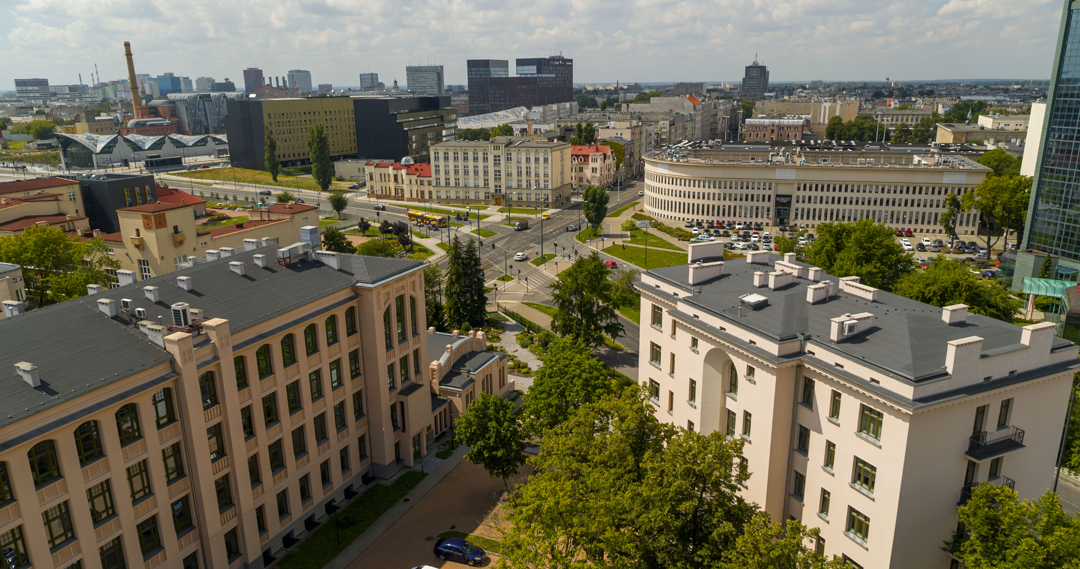 widok na Rektorat UŁ z lotu ptaka